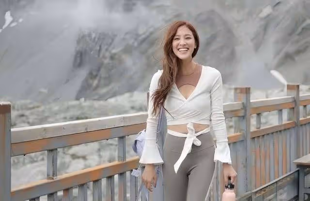 陳凱琳否認與鄭嘉穎離婚!婚後連生三子,一家五口都是高顏值