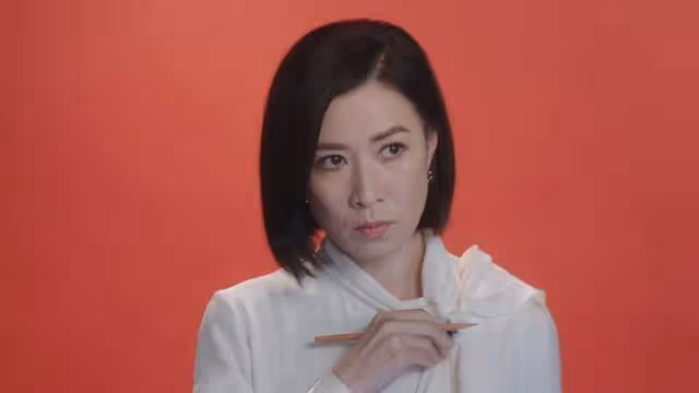 同樣是演大齡女王,把楊茜堯和佘詩曼一對比,差距立刻就有了