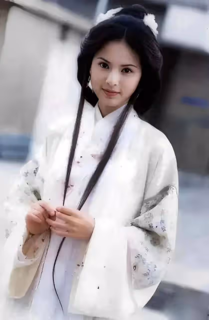 王語嫣不是誰都能演!有人臉如苦瓜,有人頭頂碟子,傷害太大!