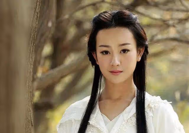 王語嫣不是誰都能演!有人臉如苦瓜,有人頭頂碟子,傷害太大!