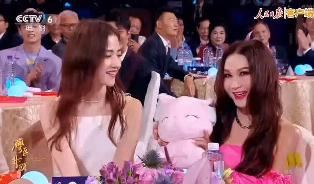 兩代蘇妲己二度驚艷同框!溫碧霞娜然兩大美女太性感妖艷