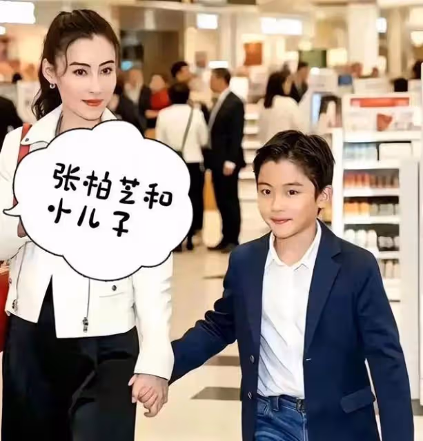 張柏芝三胎兒子近照曝光,五官清秀很像媽媽,顏值比大哥帥氣