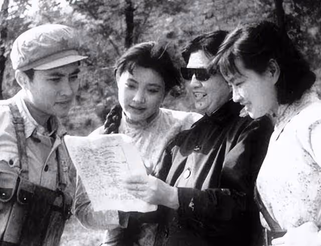 63歲陳沖登上時尚雜誌,拿了終身成就獎,和劉曉慶的差距一目了然