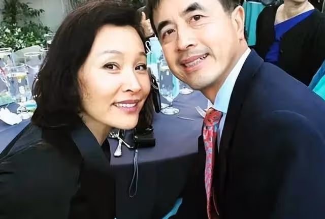 63歲陳沖登上時尚雜誌,拿了終身成就獎,和劉曉慶的差距一目了然