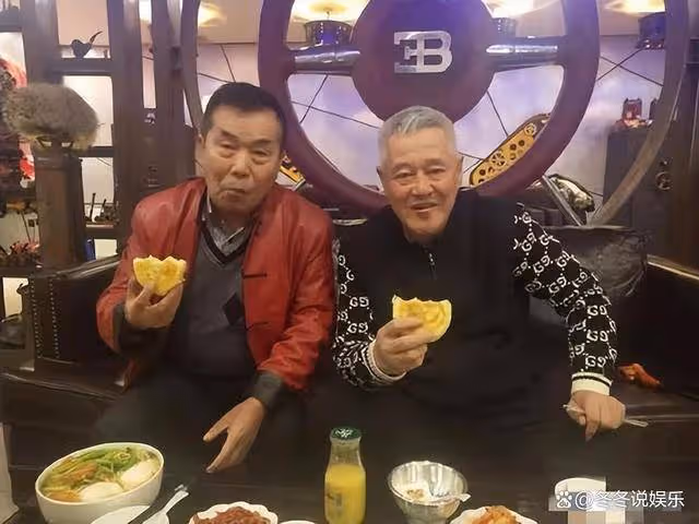 77歲何慶魁辦80大壽,父子倆「吃定」趙本山:估計禮金能花20年