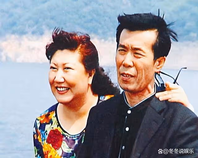 77歲何慶魁辦80大壽,父子倆「吃定」趙本山:估計禮金能花20年