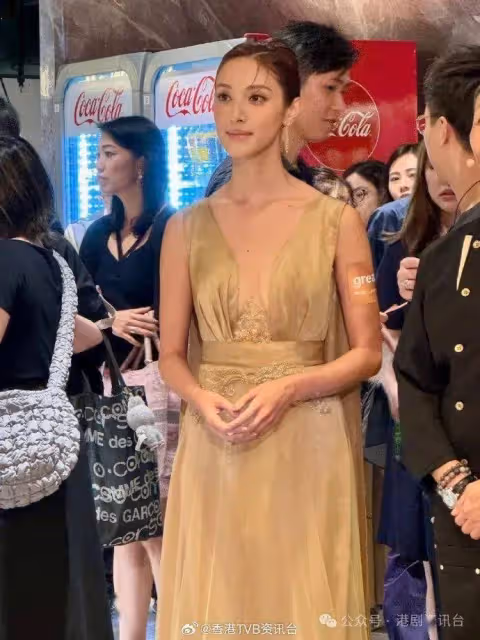 TVB最美港姐否定「含淚宣布離婚」傳聞!心疼老公被網民喪鬧