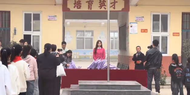 遠嫁日本五年,林志玲河南歸來引熱議,網友驚嘆:變化太大了!