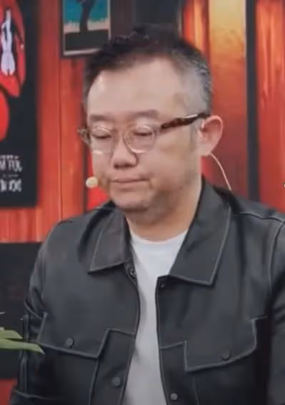 塗磊患重病入院,評論區10萬條咒罵:曾經的情感導師,得罪了誰?