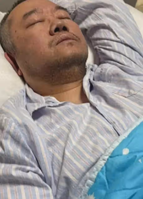 塗磊患重病入院,評論區10萬條咒罵:曾經的情感導師,得罪了誰?