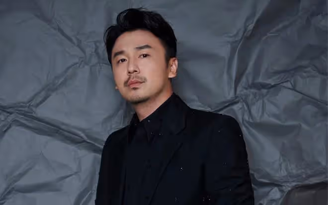 金雞獎紅毯風波,雷佳音誤踩馬麗裙擺?網友熱議背後真相