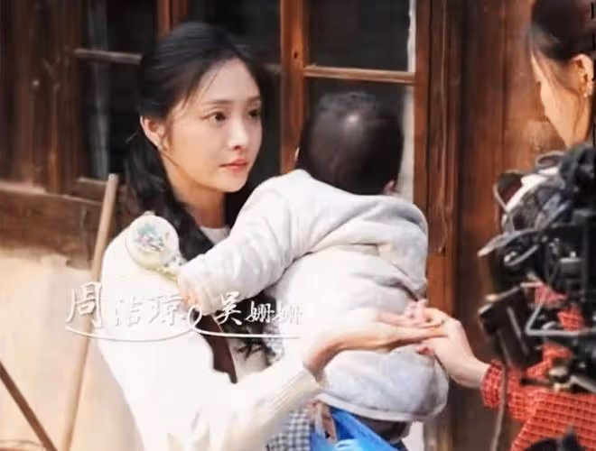 《小巷人家》外公外婆逼鵬飛給孫子買房，莊樺林崩潰，跪求放過