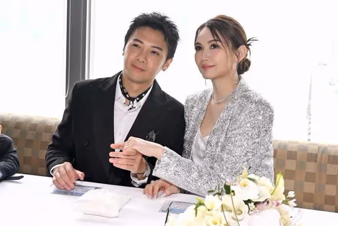 恭喜！TVB男星與太太正式結婚成為合法夫妻，預告明年再補辦婚禮宴請親友