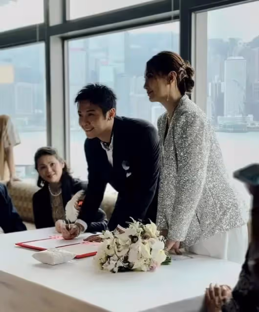 恭喜！TVB男星與太太正式結婚成為合法夫妻，預告明年再補辦婚禮宴請親友