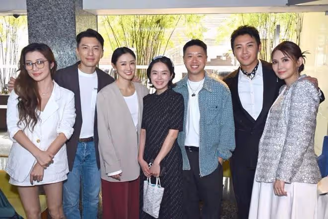 恭喜！TVB男星與太太正式結婚成為合法夫妻，預告明年再補辦婚禮宴請親友