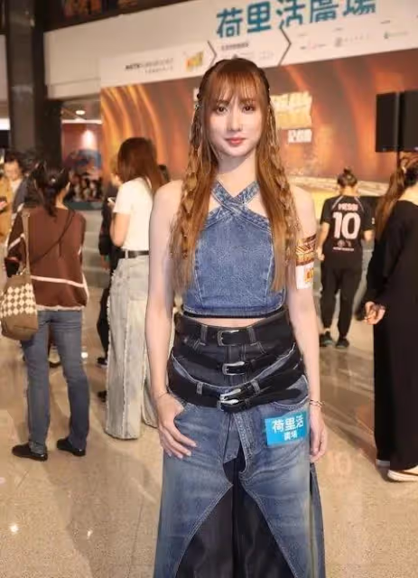 TVB新人小花廣州上學吃宵夜變胖，17歲鍾柔美遭經理人取笑肥了1個碼
