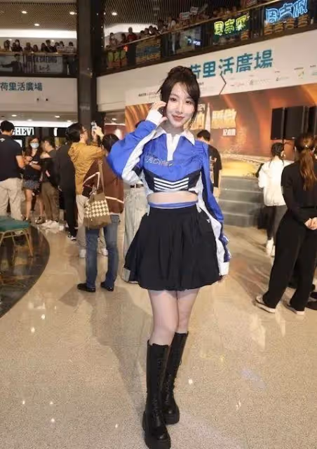 TVB新人小花廣州上學吃宵夜變胖，17歲鍾柔美遭經理人取笑肥了1個碼