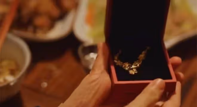 小巷人家大結局：黃玲比公婆更偏心？送金子給李佳，讓棟哲做苦力