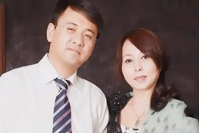 北京富婆嫁小19歲男下屬,50歲為其生下3胞胎,如今現狀令人唏噓