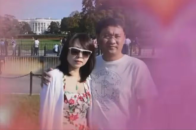 北京富婆嫁小19歲男下屬,50歲為其生下3胞胎,如今現狀令人唏噓