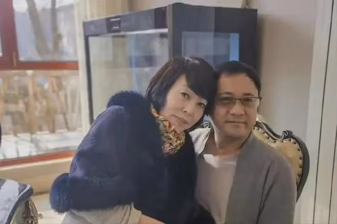 北京富婆嫁小19歲男下屬,50歲為其生下3胞胎,如今現狀令人唏噓