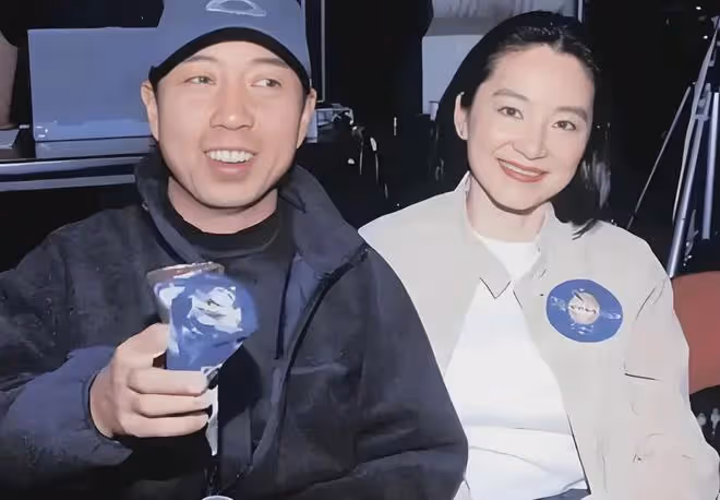 鮮花插在牛糞上的10位女星,個個貌美如花,是嫁給了愛情還是金錢