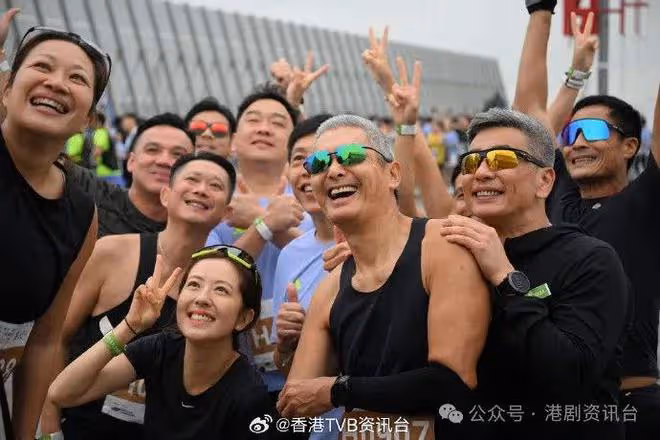 周潤發銀髮Skin head型爆!帶「視後徒弟」出戰