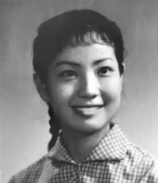 李維康:這位京劇女神婚後42年不做飯,AA制生活,女兒保姆照料