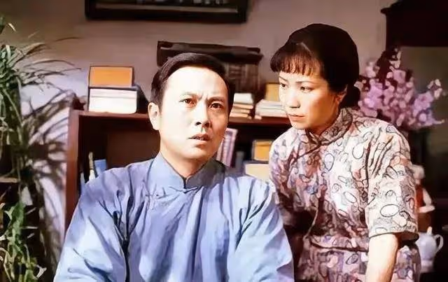 李維康:這位京劇女神婚後42年不做飯,AA制生活,女兒保姆照料