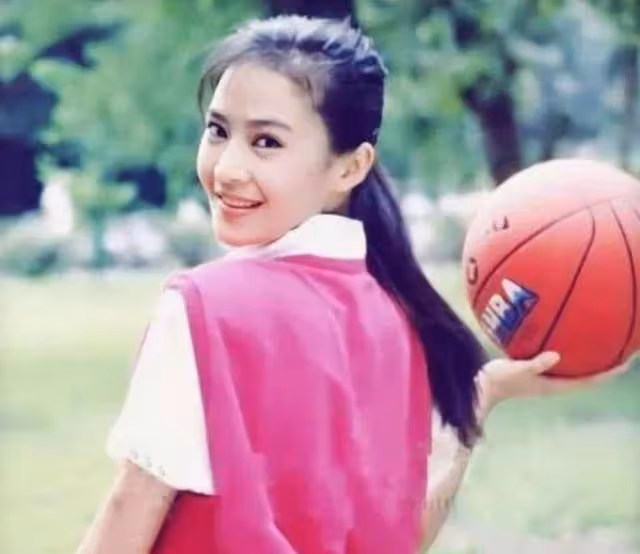 15年前,「最美婉君」為兒女選擇原諒丈夫的背叛,如今她怎麼樣了