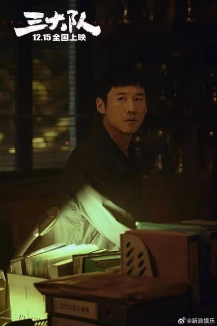 王驍獲獎感言好真誠,稱小時候就摸過金雞獎盃,與母親成為少有的母子獲獎者