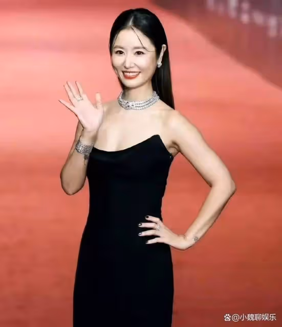 48歲林心如紅毯皺紋盡顯疲態,卻轉型成功,成金鐘獎最強「收割機」