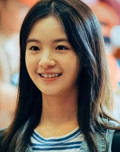 李庚希斬獲金雞影后，00後小花三足鼎立，未來可期引熱議