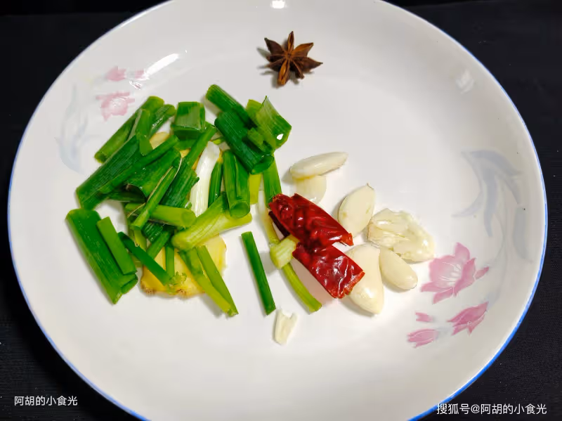 冬天這菜不吃太虧,老祖宗眼中的長壽菜!熱熱乎乎燉一鍋,菜甜肉嫩、湯更鮮,上桌都不夠搶的