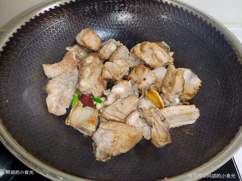 冬天這菜不吃太虧,老祖宗眼中的長壽菜!熱熱乎乎燉一鍋,菜甜肉嫩、湯更鮮,上桌都不夠搶的