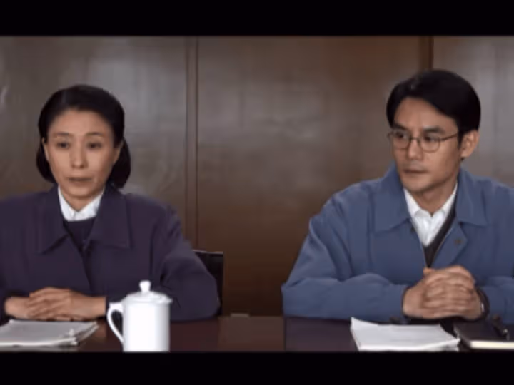官媒手滑官宣趙麗穎才是最佳金雞女配?評論區揭秘趙麗穎失敗原因