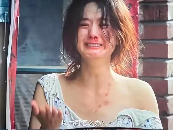 官媒手滑官宣趙麗穎才是最佳金雞女配?評論區揭秘趙麗穎失敗原因