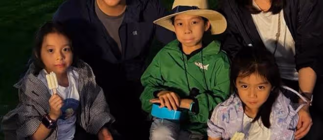 郭晶晶長女「腰果眼」顯著,8歲長相英氣,像奶奶朱玲玲