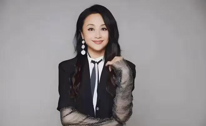 這一次,丈夫 「升官」 的曹穎令人刮目,原來她早就是人生贏家了