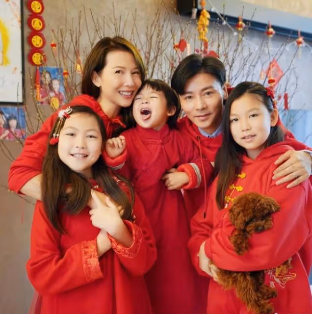 蔡少芬為小兒子慶生,張晉缺席卻有愛,一家五口幸福滿滿