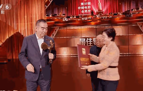 金雞獎這一夜,傲慢勢利、江湖地位,在陳凱歌身上體現得淋漓盡致