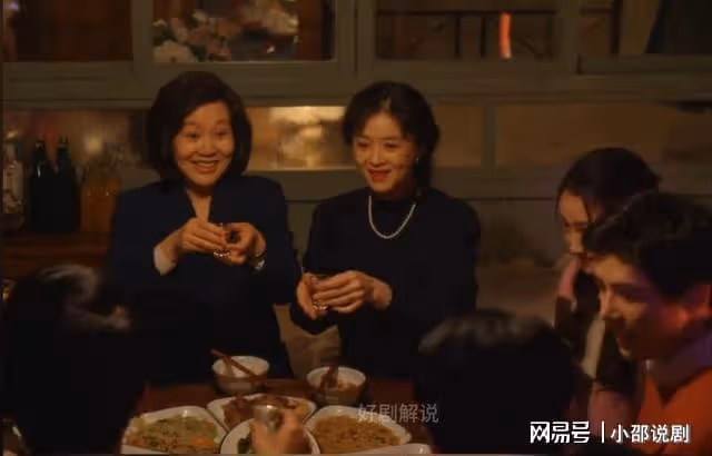 小巷人家:宋瑩小吃店開業,黃玲跨越千里送祝福,好感動