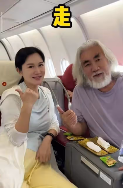 73歲張紀中為女兒慶滿月!小龍珠越像爸爸,杜星霖剛出月子就瘦了