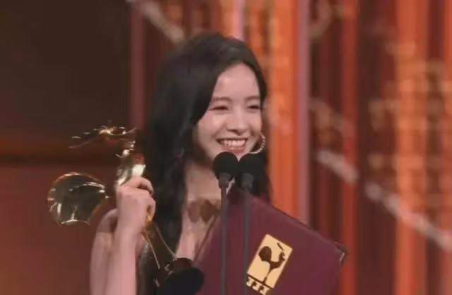 爆冷成為首位00後金雞獎影后!被京圈資本力捧的李庚希有何背景?
