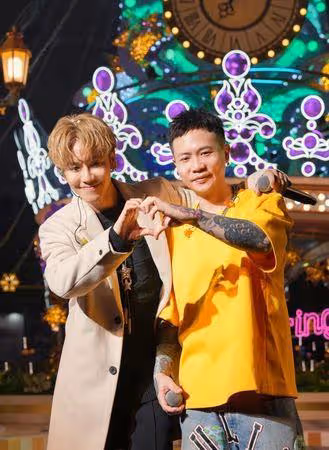 雙向奔赴的愛!鼓鼓台上叫出15年鐵粉全名:我記得你 全場都哭了