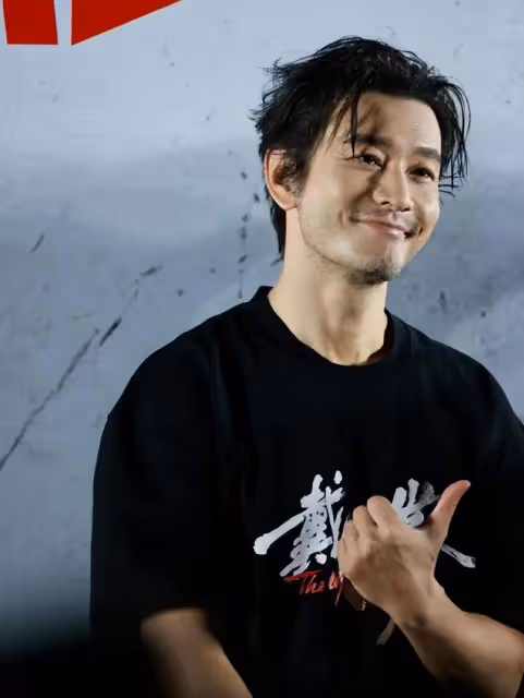 黃曉明新片好評如潮,演技再上新台階,迎來愛情事業雙豐收