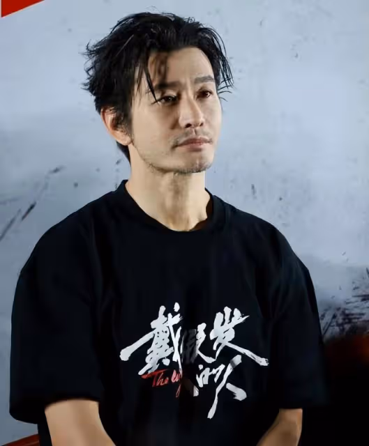 黃曉明新片好評如潮,演技再上新台階,迎來愛情事業雙豐收