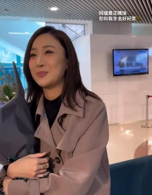 朱智賢分手後露面顯憔悴,雙眼浮腫像哭過,強擠笑容狀態不佳