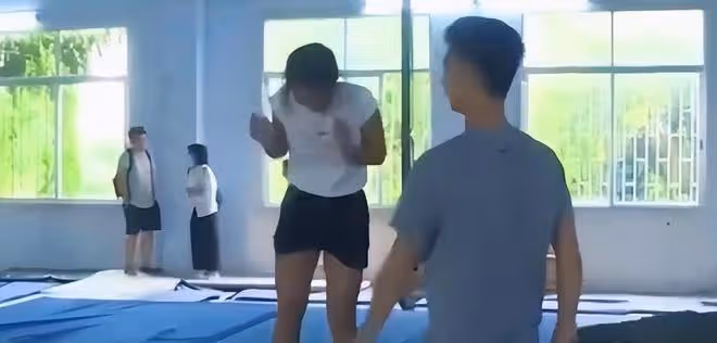 恭喜!全紅嬋妹妹成為跳水助教,和郭藝總教練一起做教育工作