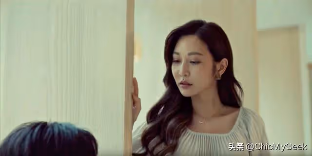 新人博上位親女導,獻身男導!《影后》真人真事揭演藝圈秘辛!